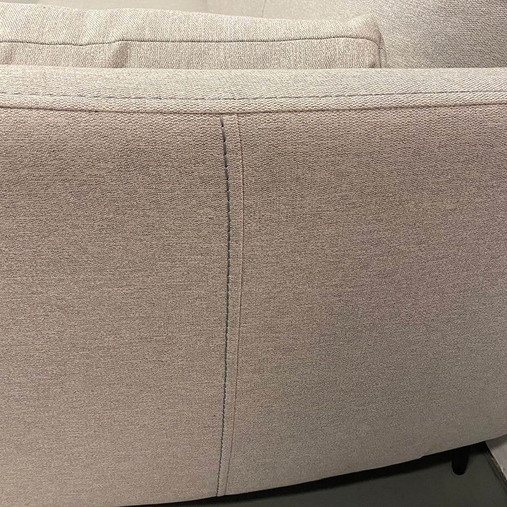 ADI- ספה דו מושבית מעוצבת עם ידיות עגולות